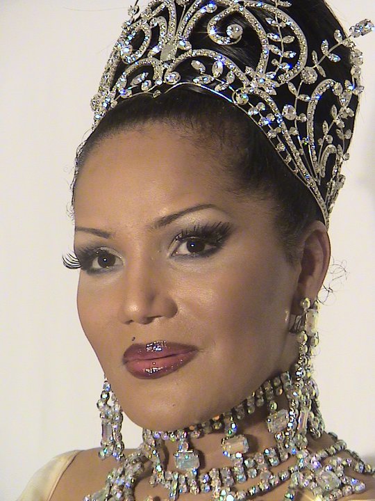 Perla Welch, La Femme Magnifique International 2000 winner