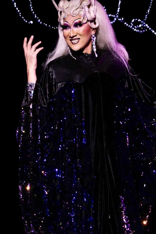 Drag queen BinKyee Bellflower